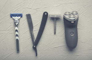 types of razors on a table